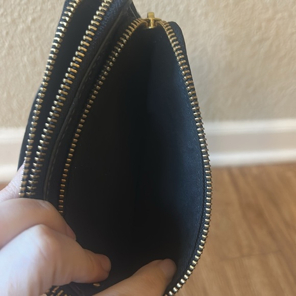 FOSSIL Black Polished Pebbled Leather Double Corner Zip Wristlet - Picture 6 of 9